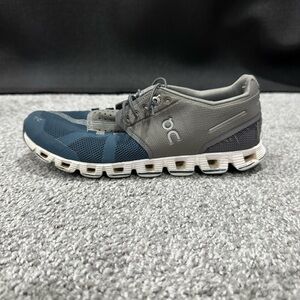 On Cloud 5 Storm Lunar Women’s Running Shoe- gently used